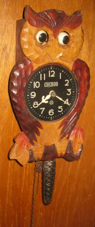 Pendulum Driven WAGGING EYES OWL CLOCK w/ Hand Carved Front German Made? 2