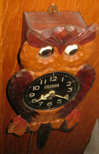 Pendulum Driven WAGGING EYES OWL CLOCK w/ Hand Carved Front German Made? 3