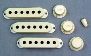 1974 Fender Stratocaster White Pickup Covers,  Knobs Switch Tip Vintage 1973 1975