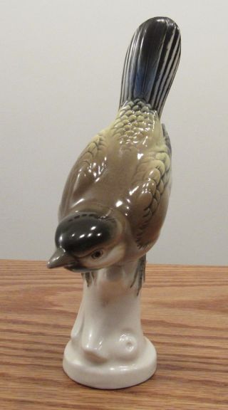 Vintage Volkstedt Germany painted porcelain bird figurine 6.  75” 2