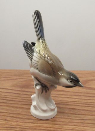 Vintage Volkstedt Germany painted porcelain bird figurine 6.  75” 3