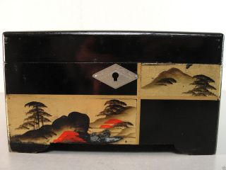 BLACK LACQUER ENAMEL WARE MUSIC TRINKET JEWELRY BOX PAGODA MOUNTAINS VINTAGE OLD 3