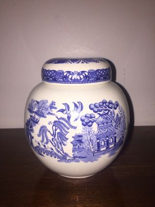 Vintage Windsor Blue & White Porcelain Ginger Jar W/lid Made In England