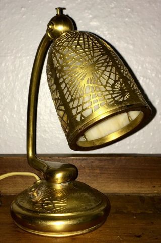 Tiffany Studios York 552 Pine Needle Gilt Bronze Slag Glass Desk Lamp Ca1915
