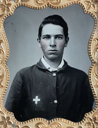 Sharp 1/9 Plate Tintype - Civil War Soldier Wearing Corp Badge - In Full Case