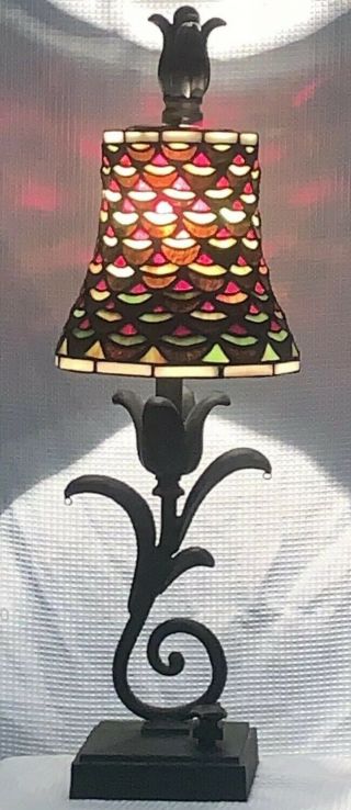 Rare 22” Vintage Quoizel Stained Glass Shade W/cast Iron Flower Base Table Lamp