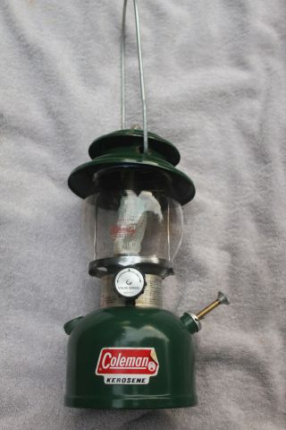 Vintage Coleman Kerosene Lantern Model 201 - 700 Green Single Burner 9/81 W/box