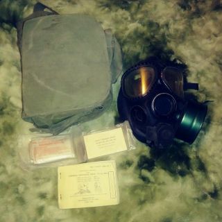 M40 Vintage Us Army Gas Mask & Bag W/accessories Sz M/l Medium Large Usgi