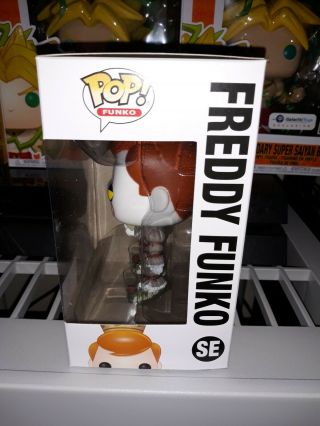 Funko Pop Funko Funday ' s 2018,  Freddy as Pennywise the Clown Special Ed.  1/4000 3
