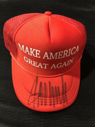Donald Trump Signed 2016 Red Maga Hat W/ Full Global Ga Loa Authentication