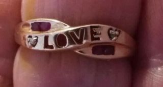 Vintage 10k Solid Gold " Love " Script Yellow Gold Ring With Red Stones Sz 7 (341)