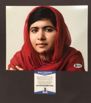 Malala Yousafzai Signed Autographed 8x10 Photo Beckett Bas Nobel Peace Prize