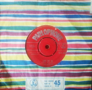 The Beatles " Love Me Do " 1962 Vinyl 7 " Single Red Parlophone 45 - R 4949