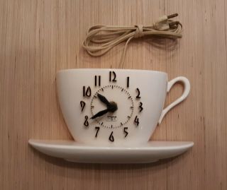 Vintage Spartus Kitchen Cup Electric Wall Clock Ivory Color