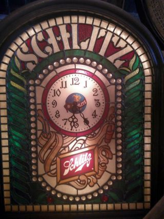 Schlitz 1977 Vintage Lighted Beer Stain Glass Look Clock Bar Man Cave Decor