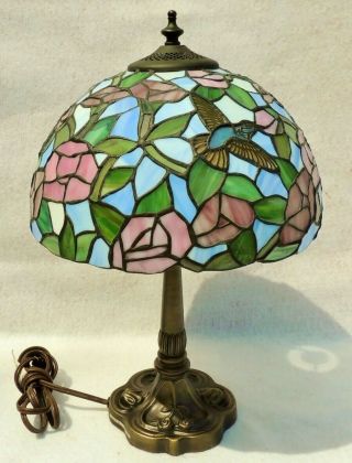 Vintage 1999 Tiffany Style Stained Leaded Glass Bird Flowers Roses Table Lamp