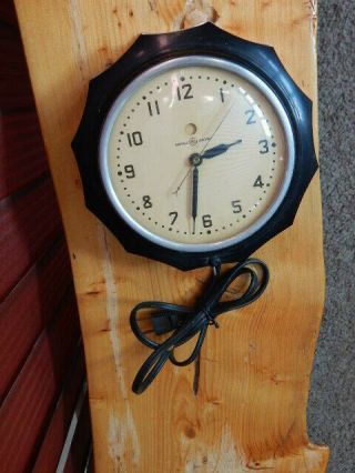 Vintage 1950 General Electric Wall Clock Model 2f02 Black Bakelite Case 8 " Round
