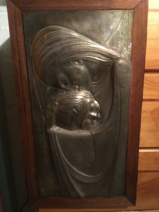 M.  Registrado M.  F.  Silver Plate Mother And Child
