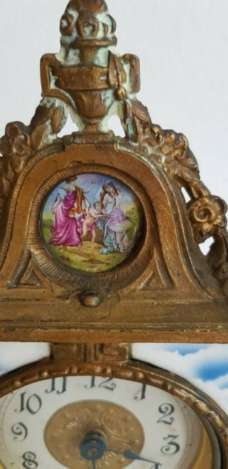 French Antique or Vintage porcelaine and Ormolu Clock 2