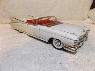 Vintage Model - - 1959 Cadillac Eldorado Convertible - - 1/18 Scale - - 13 " Long - - Maisto