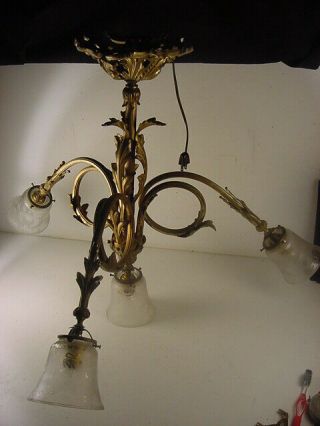 C1900 4 ARM FRENCH STYLE GILT BRONZE CHANDELIER FANCY w/ACID ETCHED SHADES 3