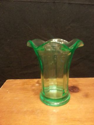 Vintage Uranium Green Glass Vase Vaseline For Size