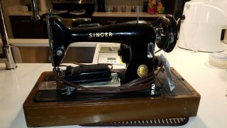 Vintage Singer Model 66 - 16 Sewing Machine Wood Case