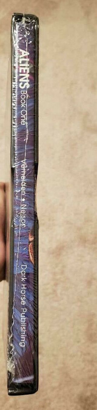 Aliens Book One Hardcover In Slipcase - - Dark Horse - Hc