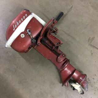 Vintage 7.  5 Johnson Seahorse 7 1/2 Hp Outboard Boat Motor Red White