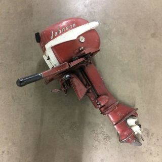 VINTAGE 7.  5 JOHNSON SEAHORSE 7 1/2 HP OUTBOARD BOAT MOTOR RED WHITE 3