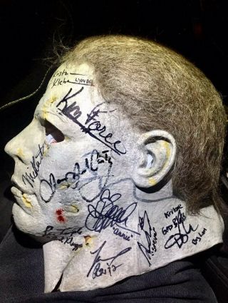 Michael Myers Mask Signed By The Cast Of 1978/1998/2007/2009/2018 Halloween