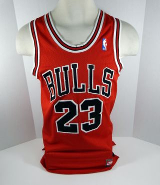 Vintage Men Chicago Bulls Michael Jordan 23 Authentic Red Jersey Nike Medium 40