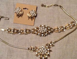 Vintage Crown Trifari Pearl Rhinestone Necklace Bracelet Earring Set