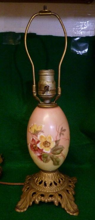 Victorian Era Table Lamp Pink To Yellow Glass_hand Paint Floral_iron Base_nice