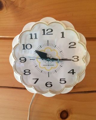 Vintage General Electric Daisy Kitchen Clock,  Model 2150 It
