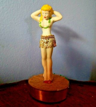 Vintage 1951 Dancing Hula Girl Toy Girlie Turn The Crank And She Wiggles