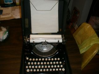Vintage Underwood Champion Portable Typewriter With Case - See Photos