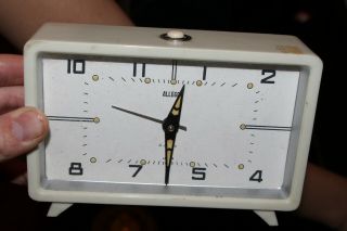 A - Vintage Allegro 4 Jewel Made In Ussr White Wind Up Alarm Clock Alarm Desk