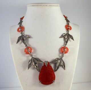 Stunning Vtg.  Art Deco Etched Carnelian Glass Pendant Silvertone Leaves Necklace