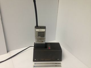 Vintage Motorola Mx 330 Handie Talkie Nln5860d W/ Charge Station