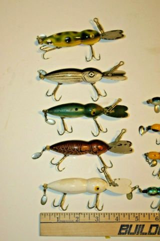 17 ct Vintage Bomber Waterdog Fishing Lures Hard to find colors CB3 2