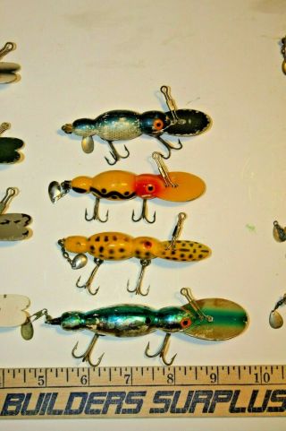 17 ct Vintage Bomber Waterdog Fishing Lures Hard to find colors CB3 3