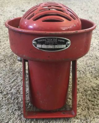Vintage Federal Sign And Signal Siren,  Red,  Model B9,  115 Volts 2