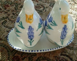 Vintage Pocelain/ceramic Blue And White Salt & Pepper Shakers Set With Tray