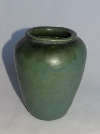 Antique " Mp " Mountainside Nj Matte Green Hand Thrown Art Pottery 5.  75 " Vase