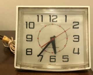 Vintage General Electric Kitchen Wall Clock Mid Century Modern Model 2110a