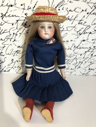 Unidentified Or Kestner Antique/vintage German/french Bisque Shoulder Head Doll