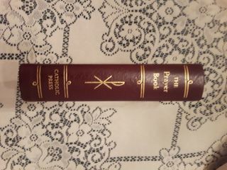 1954 THE PRAYER BOOK By Catholic Press John O ' Connell Gold Edges,  slightly 2