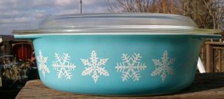 Vintage Pyrex Turquoise & White Snowflake 045 2 1/2 Qt Casserole Dish With Lid