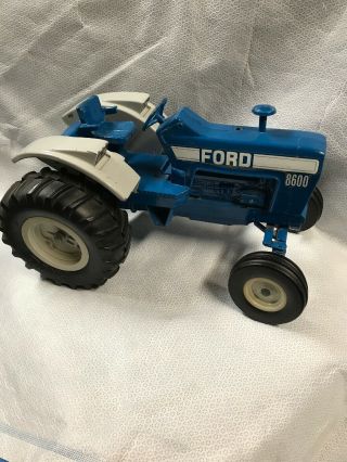 Vintage 1970s Ertl Ford 8600 Die Cast Metal Toy Tractor 1/12